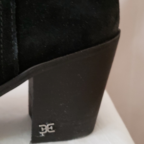 New-Sam Edelman Black Suede Buckle Bootie - Picture 3 of 8